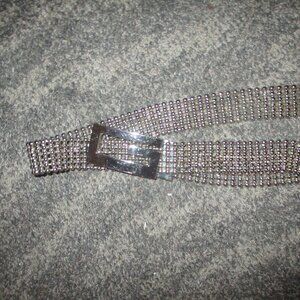 guess chain belt approx 45" end to end and l" wide